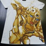 仗助のリーゼントにスワロフスキー！？　DRESSCAMPから『ジョジョ』コラボTシャツが、2012春夏コレクションに登場！